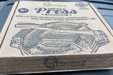 THE ORGINAL TORTILLA PRESS 8  VICTORIA PATA CONERA NEW OPEN BOX TACOS TOSTONES