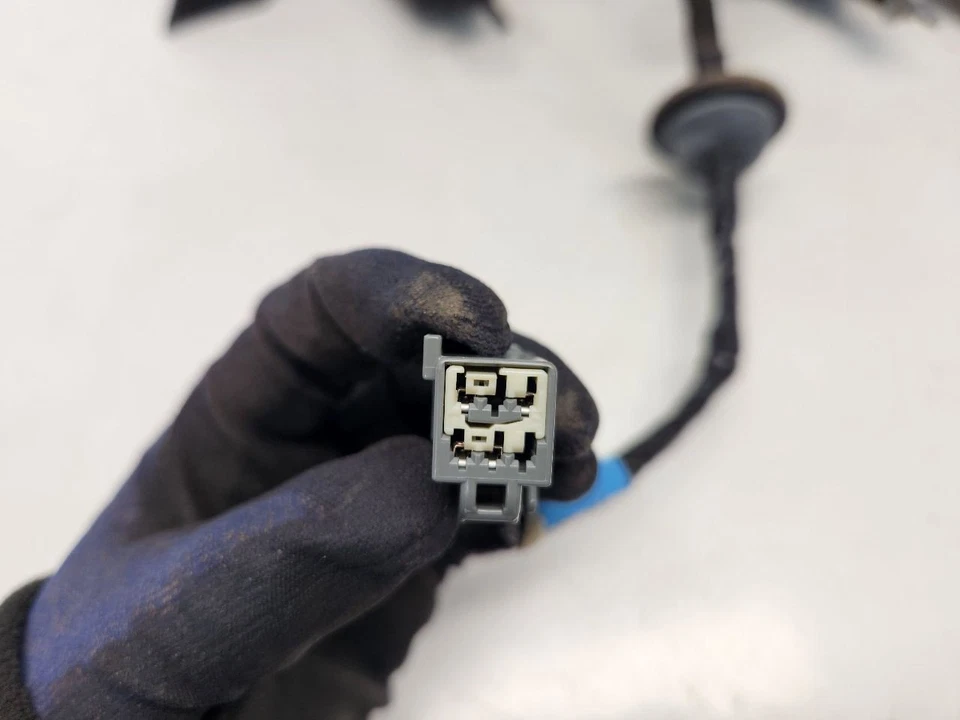 Luz trasera izquierda Ford Five Hundred Drivers 2005-07 Foto 4 de 4