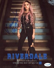 Vanessa Morgan Riverdale Autographed Signed 8x10 Photo ACOA Vanessa Morgan Riverdale Autographed Signed 8x10 Photo ACOA