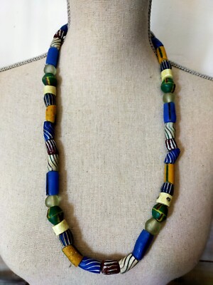 Collier Ancien En Verre De Venise - Perles De Pâte De Verre, Occasion En Bon état