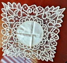 18”  Lace Centerpiece Intricate Handmade cream/ ecru  Antique Vint doily