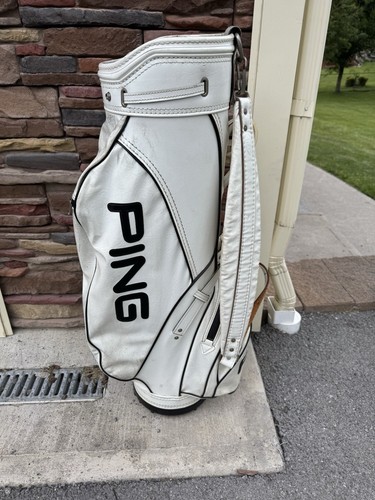 Rare Vintage Black and White PING Golf Bag With Rain Cover. Minor Flaws - Picture 4 of 12