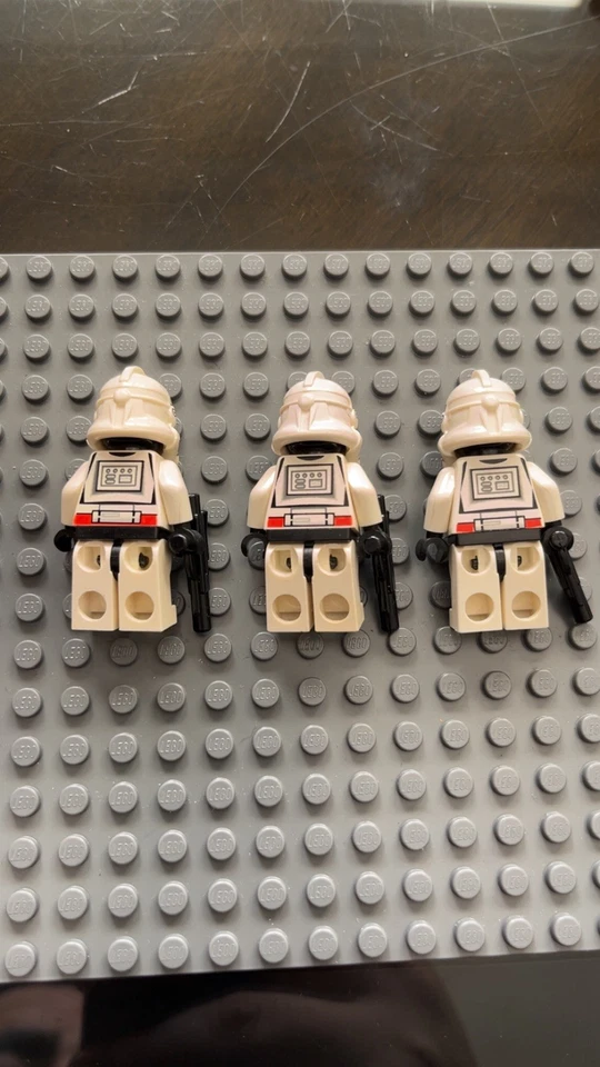 Lego 7655 Star Wars (x1) Clone Trooper Red Shock Trooper Minifigure Ep 3 SW0091  - Image 2 of 3