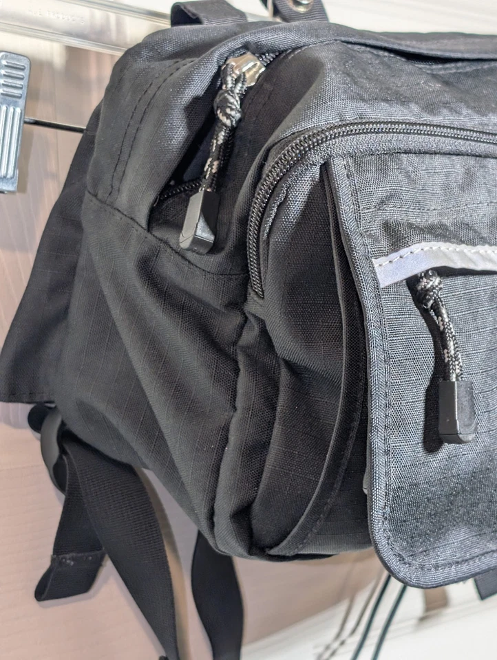 Trek Bike n' Hike Bike Handlebar Pack Bag Converts Hip For Cycling And Hiking - Image 4 of 4