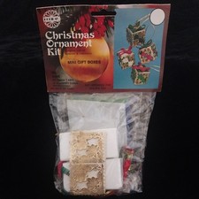 VTG Holiday Walco Christmas Mini Gift Boxes Sequin Bead Christmas Ornament Kit
