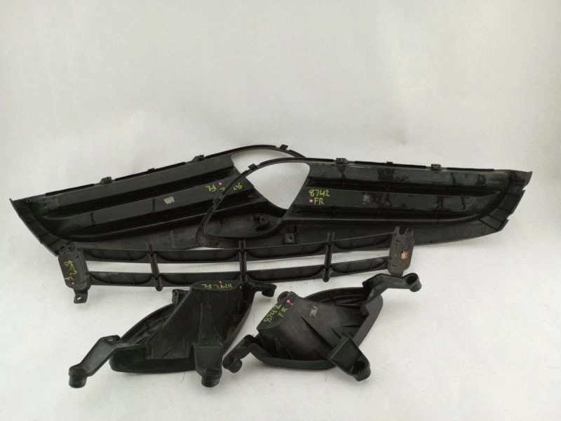 Juego de molduras de parachoques inferiores delanteras Hyundai Genesis 2.0T cupé para 2009-2016 Foto 2 de 4