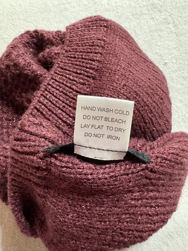 Jessica Simpson Damen Beanie Strick Stretch Burgund Metallic One Size Winter Fit - Bild 5 von 8
