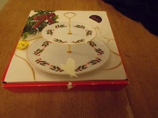 VTG Porcelain Christmas 2 Tier Tid-Bit Serving Dish~White w/ Holly Berries/Leave