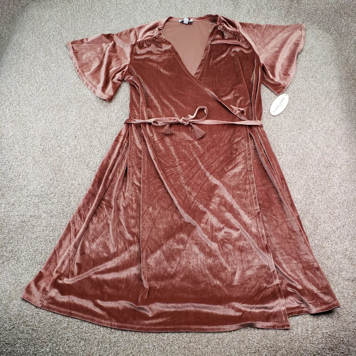 NEW Boutique Plus Size 0X Womens Velour Wrap Dress Short Sleeve