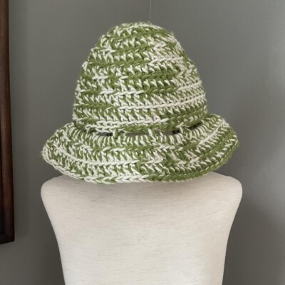 True Vintage 90s Handmade Crocheted Yarn Bucket Hat Green White Granny 