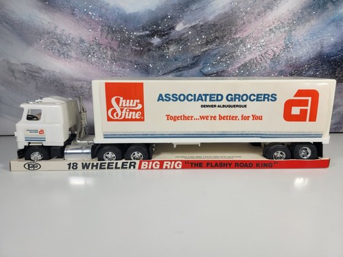 VTG PROCESSED PLASTICS COMPANY 18 WHEELER BIG RIG PLASTIC TOY SET #2250 BOXED - Picture 1 of 21