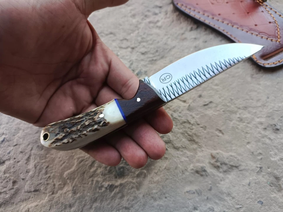 HANDFORGED CUSTOM HUNTING COWBOY SKINNER KNIFE WITH STAG AND WOOD HANDLE&SHEATH - Image 4 of 4