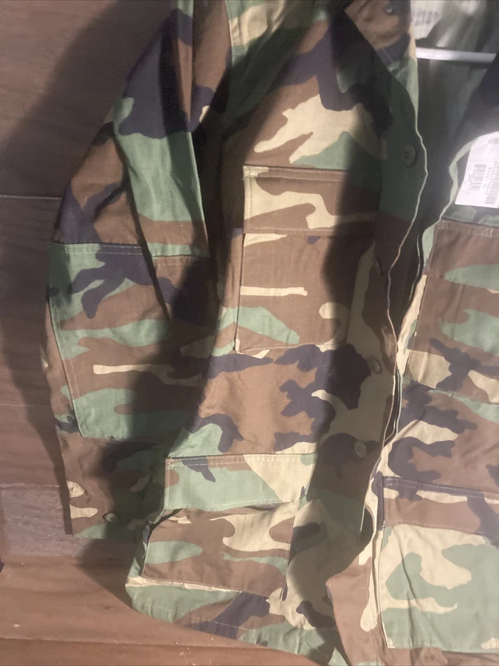 Woodland Camouflage Shirt BDU Small Long 8415-01-390-8543, New - Image 4 of 4