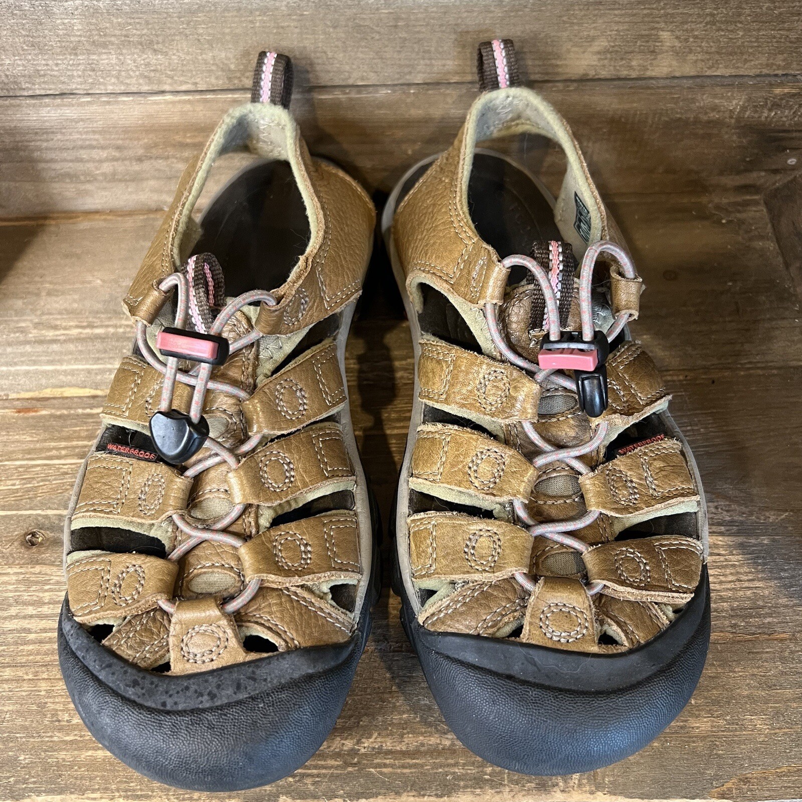 Sandali da donna Keen Newport H2 in pelle marrone scarpe da trekking outdoor misura 7 5 M in ottime condizioni