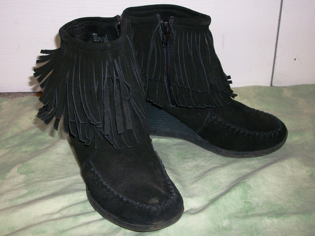 minnetonka suede ankle boot