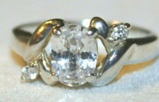 STERLING SILVER OVAL CUT SOLITAIRE CUBIC ZIRCONIA CZ RING w/ ACCENTS  GIFT BOX