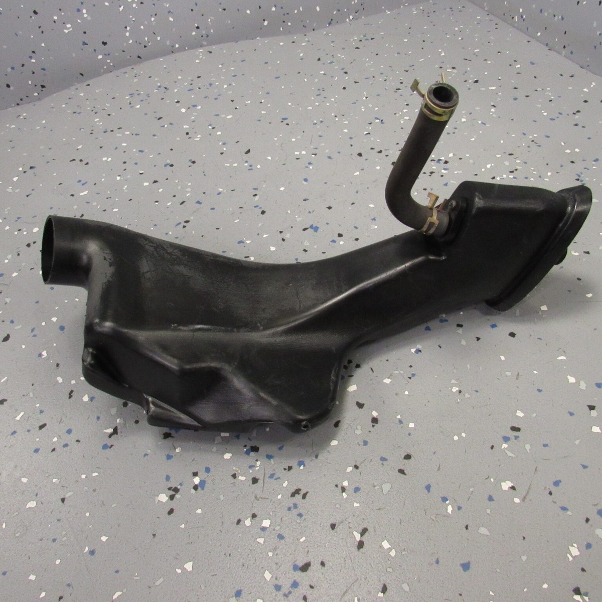 Left Side Ram Air DUCT / Intake Snorkel Pipe 93-01 ZX11