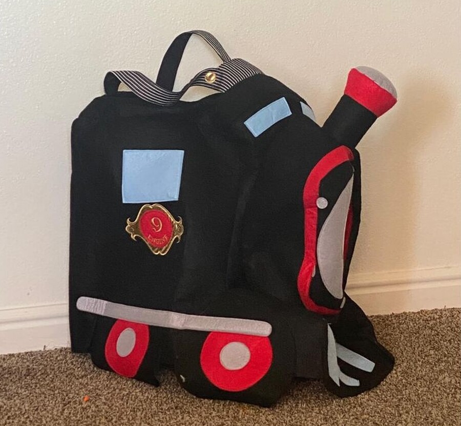 EUC POTTERY BARN KIDS TRAIN COSTUME 3T OR 4-6 NWT CONDUCTOR HAT