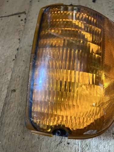 92-07 Ford Econoline E250 E350 E450 Left Turn Corner Light 44zH-813-A OEM - Picture 2 of 8