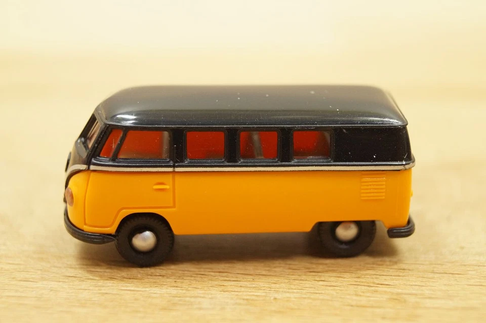 HO 1:87 Brekina 3107 VW T 1A Kombi "Luxus-Bus" Giallo Arancio/Nero Nuovo in OVP - Immagine 3 di 4