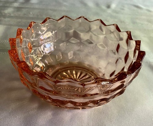 Vintage Cubist Pink Depression Glass Bowl 5.1/4 inches - Picture 3 of 8
