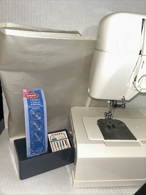 SINGER 2517C Sewing Machine w/Accessories Pedal Cover & Manual