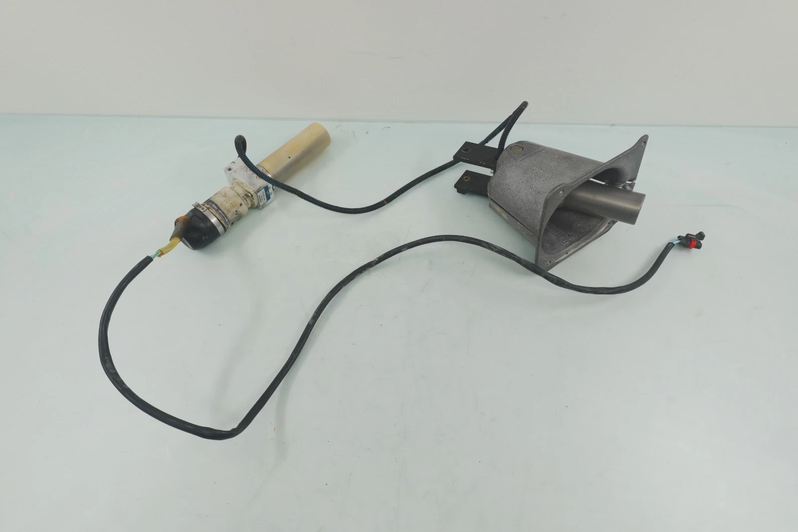 2010 Sea-Doo RXT iS 260 OEM Suspension Shock Pump + Actuator Assembly