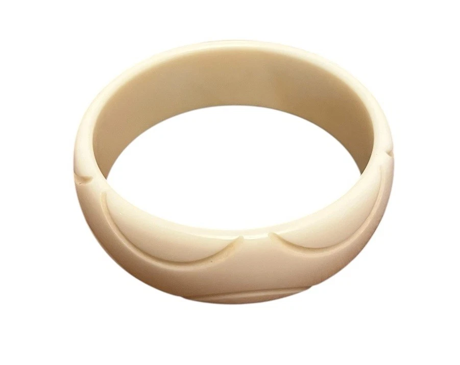 OFF WHITE Bracciale vintage in bachelite intagliata panna bianco sporco