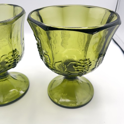 Set Of 2 Vintage Indiana Glass Green Harvest Grapes Compote with Pedestal - Picture 3 of 18