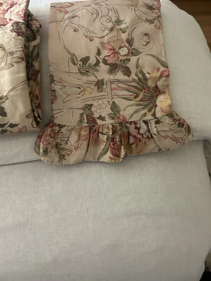 Ralph Lauren Guinevere Set Queen Duvet/ Ruffled Standard Pillow Cases(2) - Image 3 of 4