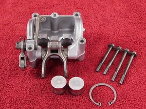 Engine Camshaft "HOLDER" w/Rocker Arm & Buckets *NICE! 03-06 CRF450 CRF450R