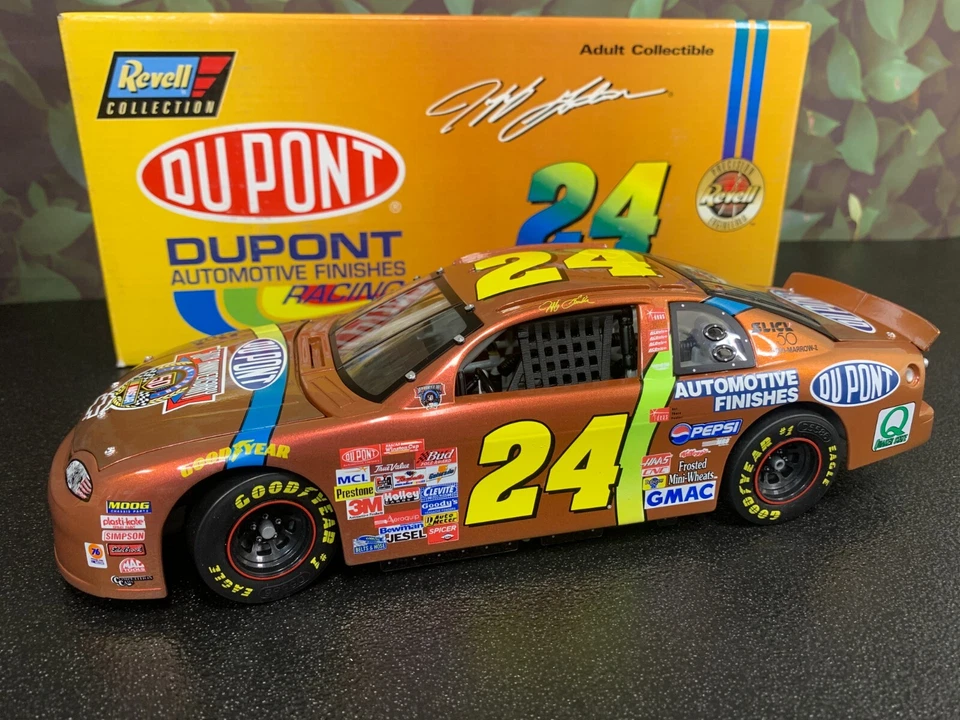 REVELL DIECAST JEFF GORDON #24 1998 DUPONT CHROMALUSION MONTE CARLO 1:18 - Image 2 of 4