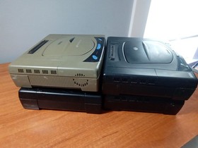 *DEFECTIVE* Lot of 4 SEGA Saturn Home Consoles *AS-IS PARTS / REPAIR*