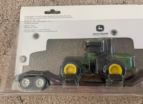 2001 Ertl 1:64 Scale John Deere Semi with Tractor #15227 NIP - Picture 3 of 6