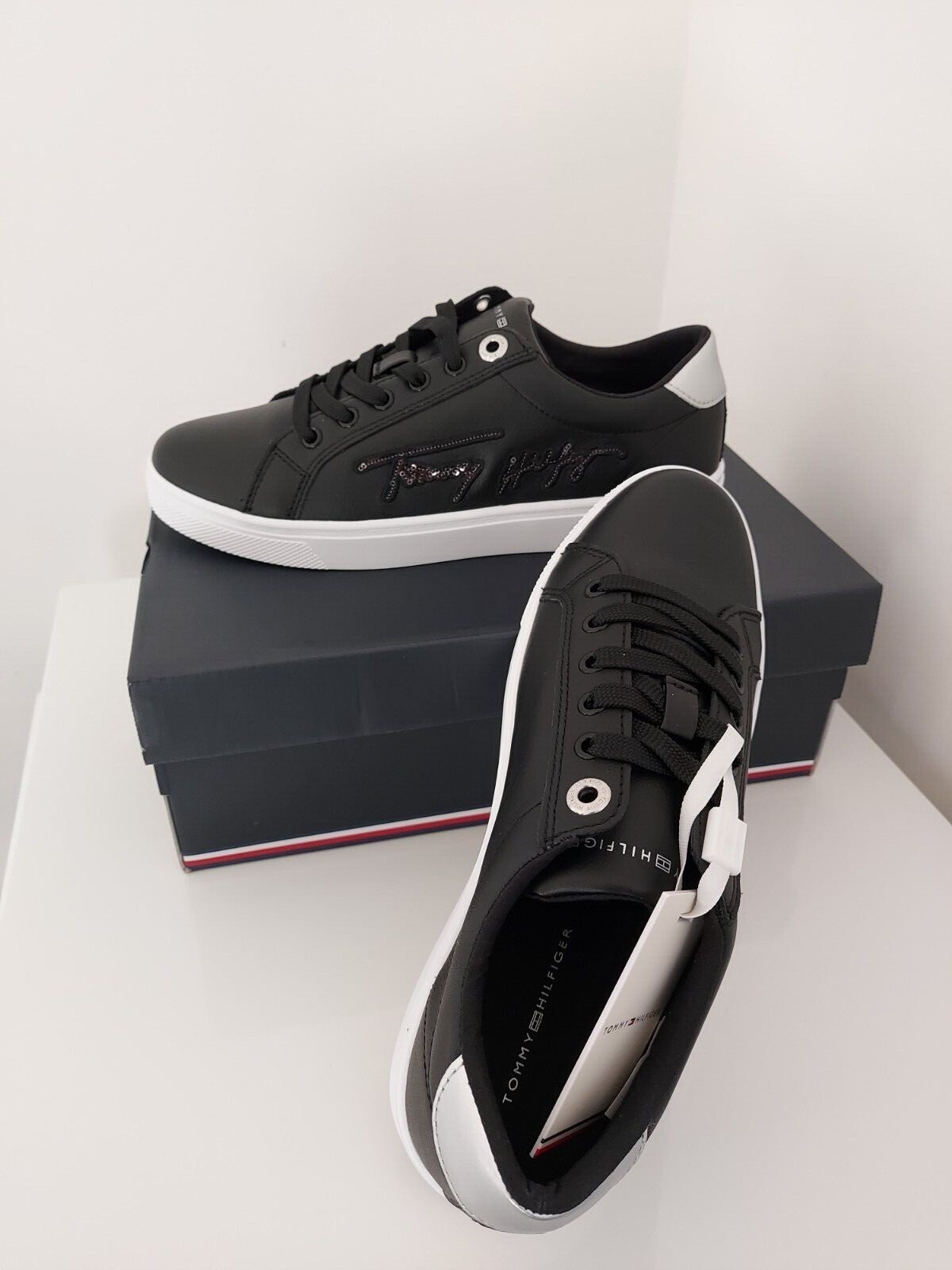 Tommy Hilfiger Essential Signature Sequin Cupsole Leather Trainers /UK 4 / EU 37 image 3
