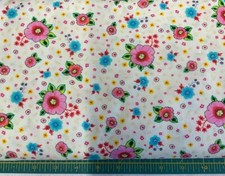 QUILTING TREASURES-EVELYN 1649-27567-E - SPACED FLORAL-CREAM-- BY THE YARD