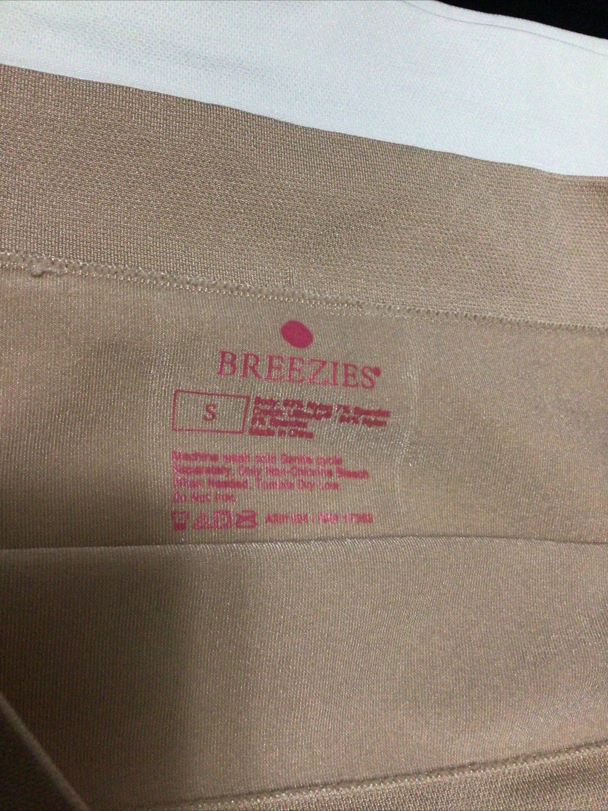 Breezies Basics Set Of 3 Seamless Full Brief Panties S Beige, white, black￼