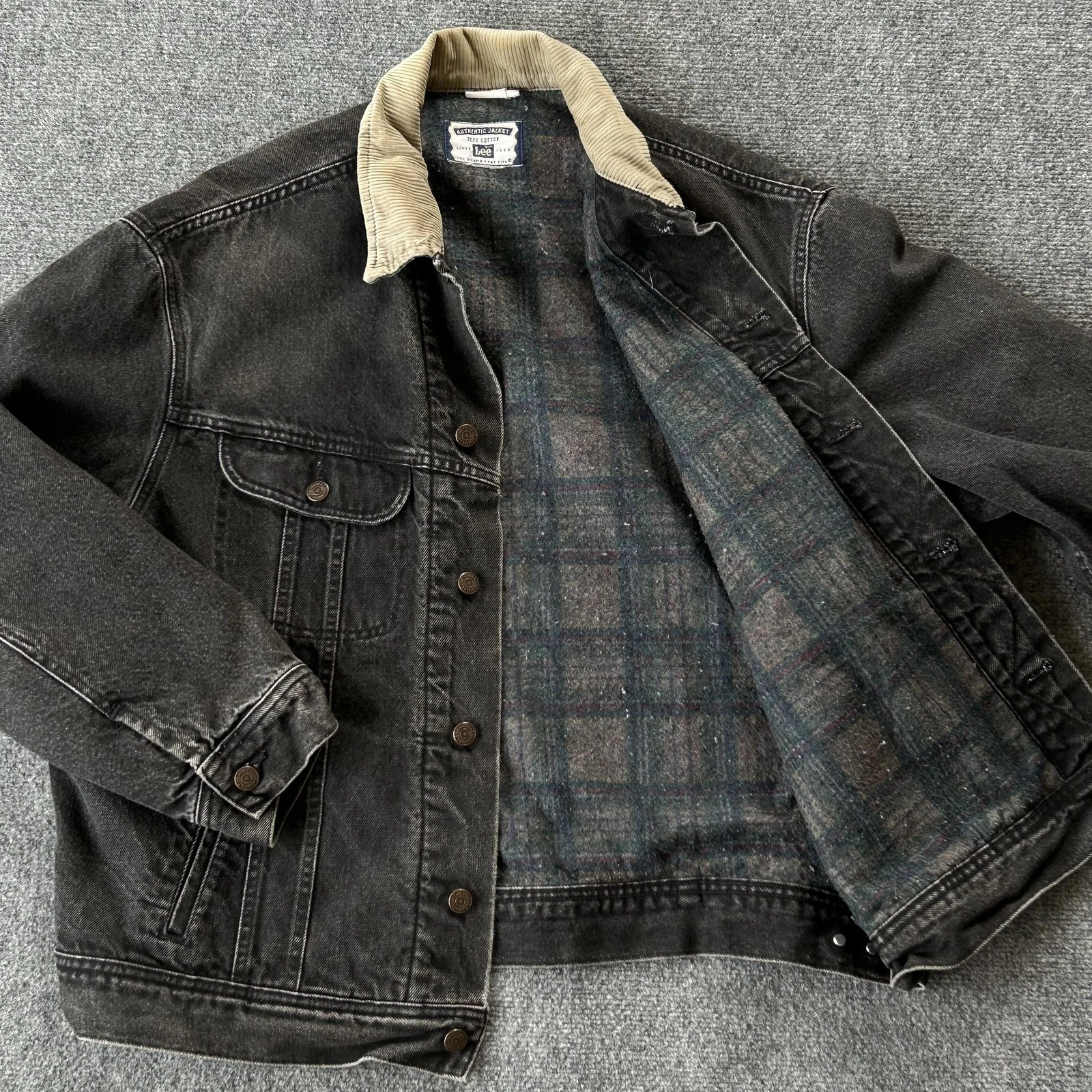 Vintage Lee 221 Storm Rider Black Fade Denim Jacket Blanket Lined USA Grunge 90s
Opens in a new wind