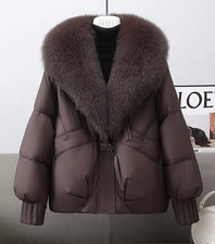 Piumino Marrone Corto Con Collo In Eco-Pelliccia Rimovibile CF54770