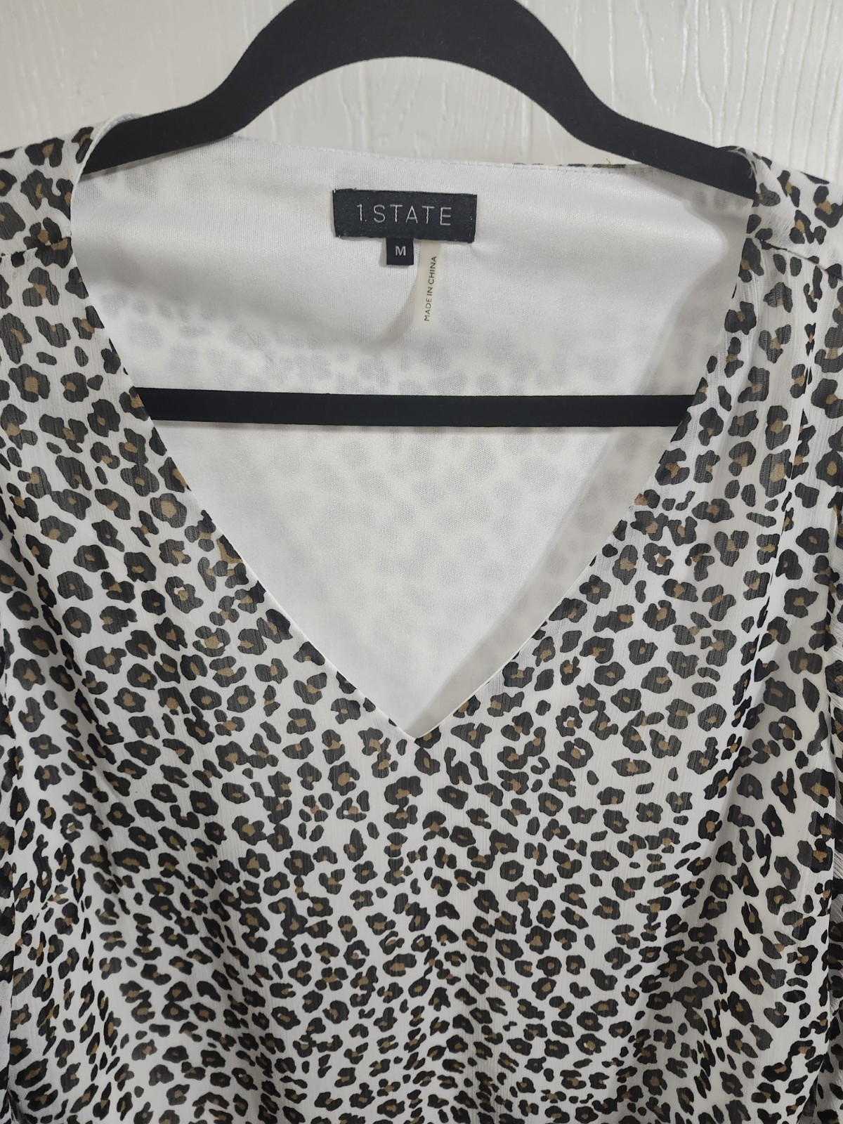 Animal Print Blouse 1 State M White Leopard Print Medium V Neck Blouse 