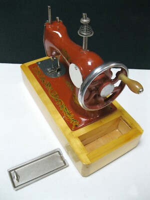 ちょむもん！60s〜70s MADE IN USAヴィンテージ9 1/2 Vintage Childrens Sewing Machine DSHM-1 Soviet Russian Toy