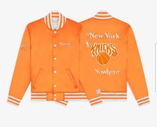 New York Knicks or Nowhere Orange Give and Go Varsity Unisex Jacke Gr. 2XL