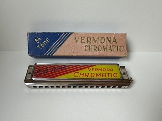 Vermona Chromatic Harmonika 64 Töne – Made in Germany – mit Originalverpackung