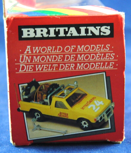 Rare 1:32 Britains 9573 CHEVROLET FARM SERVICE VEHICLE TRUCK w/ REMOVABLE TOOLS - Picture 22 of 24