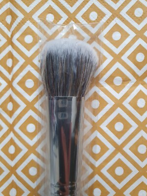 Morphe Tappered Highlight und Contour Brush M447