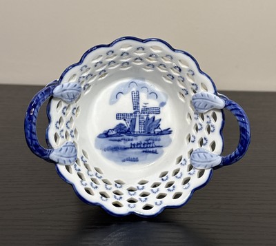 ROYAL TWICKEL DELFTWARE HOLLAND HANDLED PIERCED BOWL WINDMILL