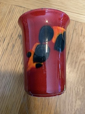 Poole Keramik rot kleine Vase 9,5 cm hoch Becherglas orange schwarz Vulkan?