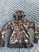 Athleta Triumph Printed Hoodie Camo Womens Medium Sweatshirt Athleisure