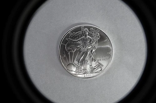 1 oz 0.999 Fine Silver American Eagle Coin 2011 BU Uncirculated #SAE04