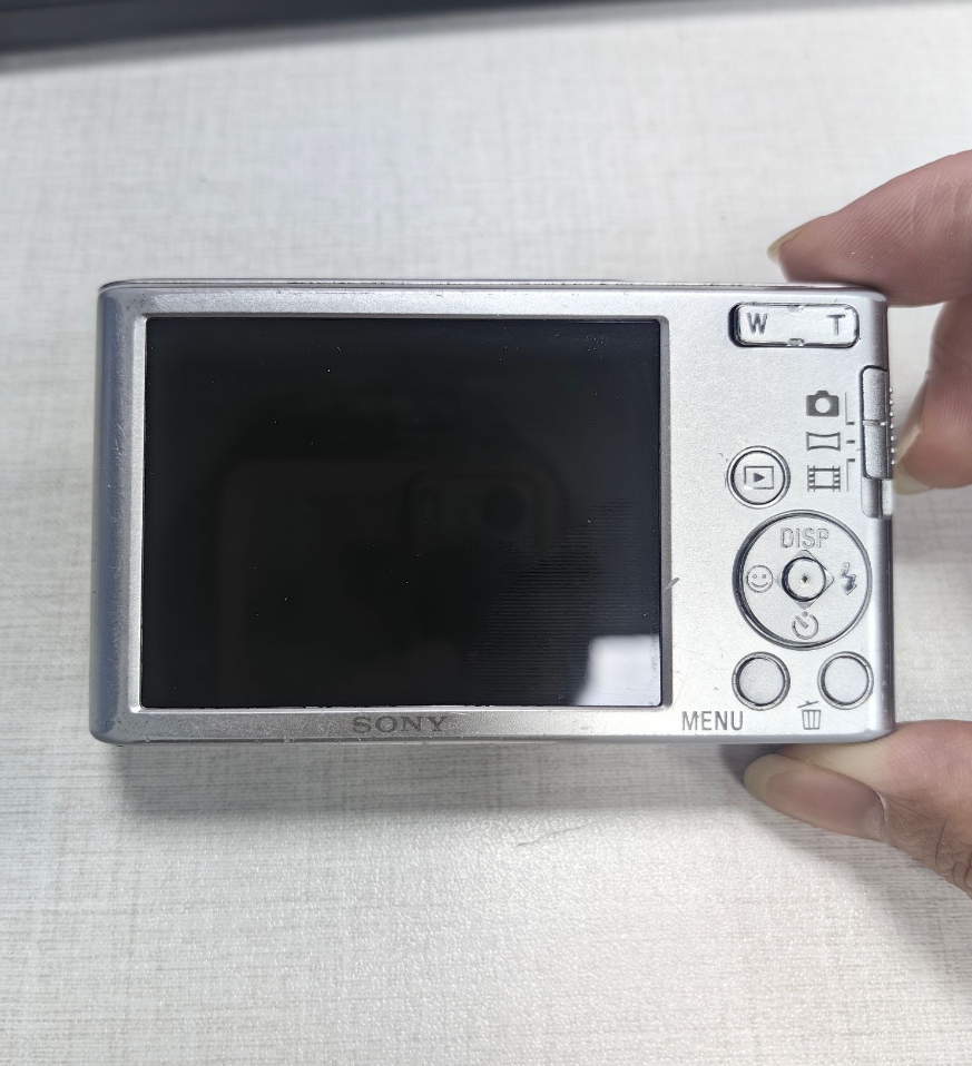 Sony Cyber-Shot DSC-W830 Digital Camera 8x Optical Zoom with